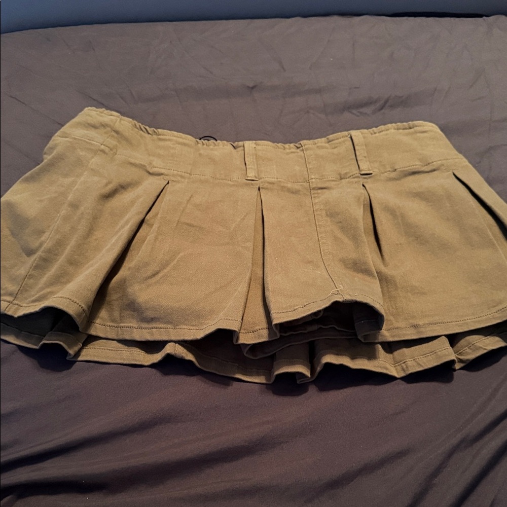 Women's Tan Pleated Skort